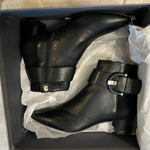 New Aquatalia 'Phiona' Black Leather Suede Bootie $525 - Picture 4 of 8